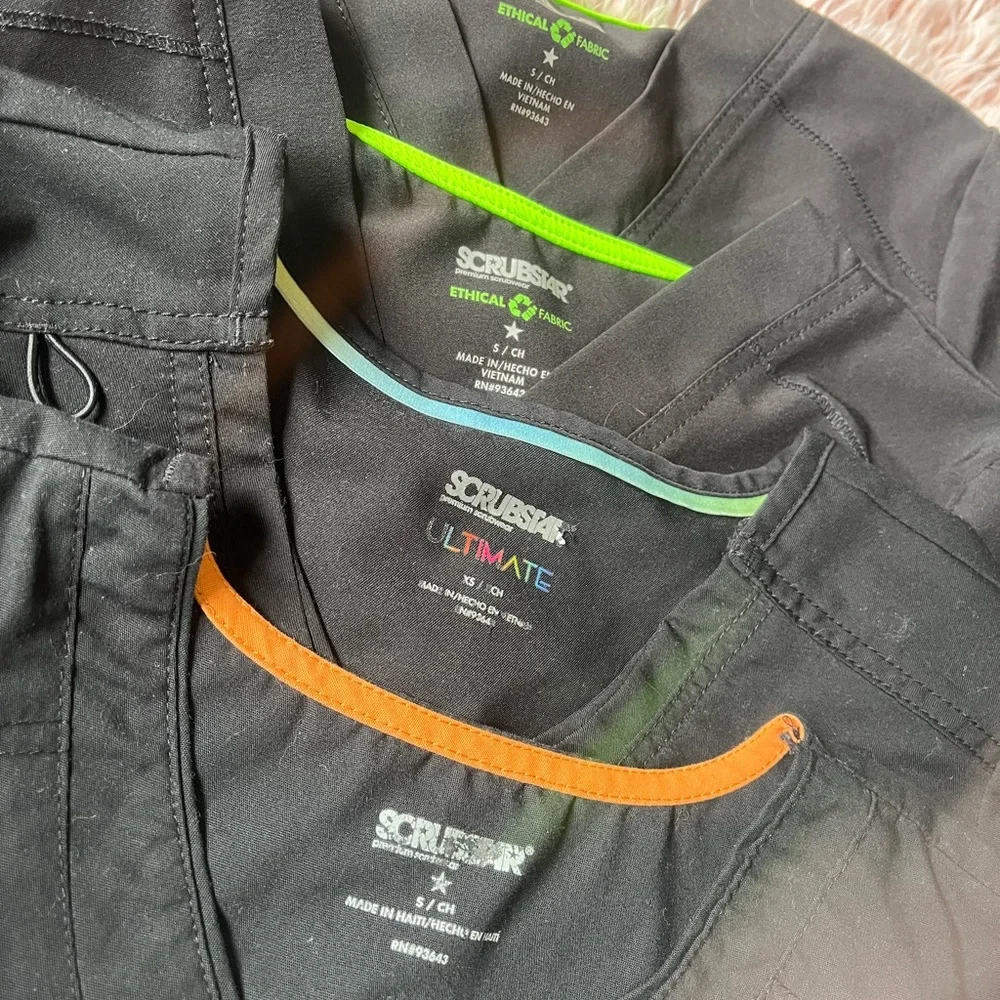 Scrubs bundle - Picture 2 of 3